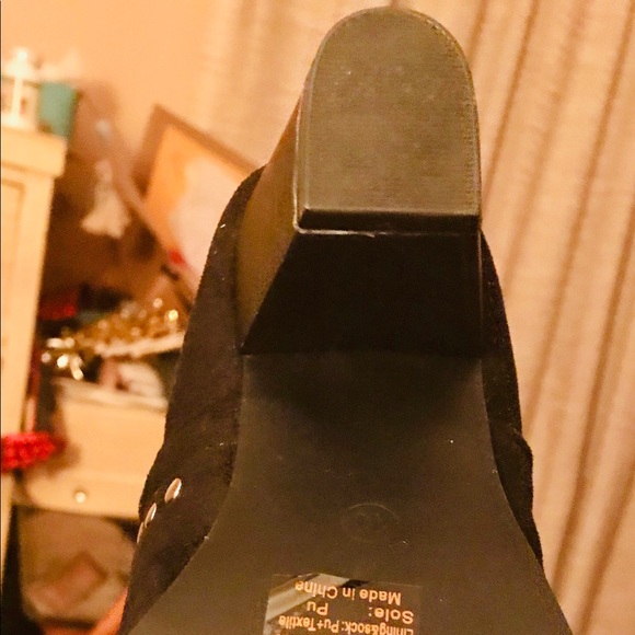 Black V-Cut Grommet Suede Booties - Picture 4 of 6